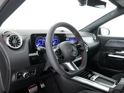 Mercedes EQA - foto 11
