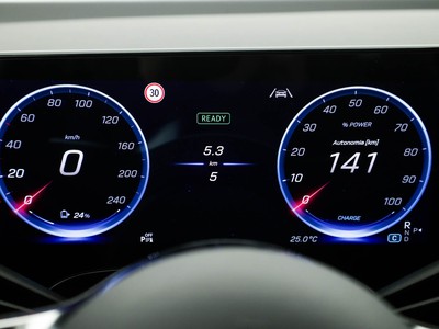 Mercedes GLB - foto 15