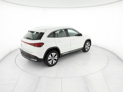 Mercedes EQA - foto 4