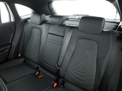 Mercedes EQA - foto 11