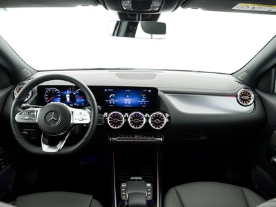 Mercedes EQA - foto 9