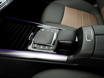Mercedes EQA - foto 15