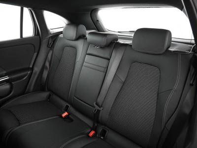 Mercedes EQA - foto 14