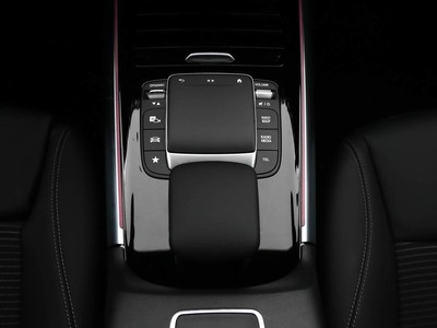 Mercedes EQA - foto 17