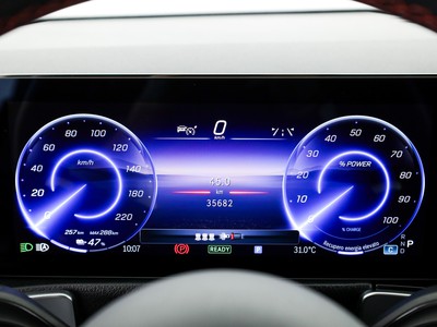 Mercedes EQB - foto 12