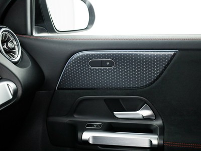 Mercedes EQB - foto 13