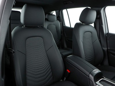 Mercedes EQB - foto 12