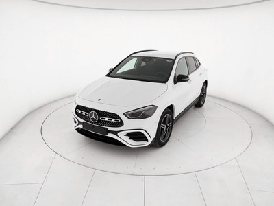 Mercedes GLA 180 amg line extra auto