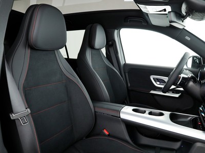 Mercedes GLB - foto 10